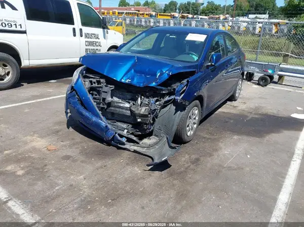 KMHCT4AE3GU045700 2016 HYUNDAI ACCENT - Image 2