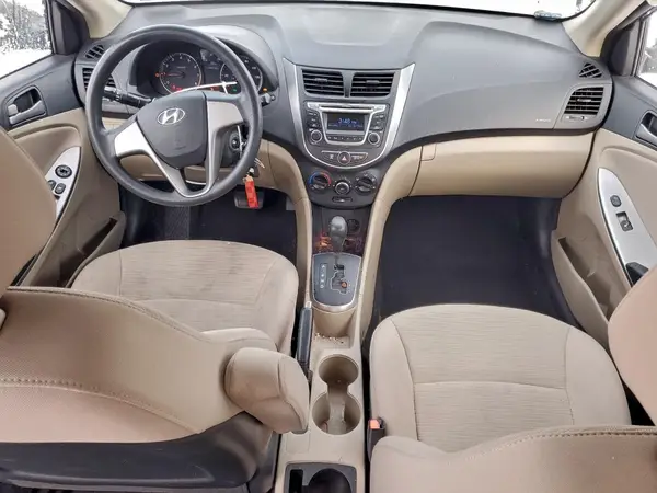 KMHCT4AE3GU083301 2016 HYUNDAI ACCENT - Image 8