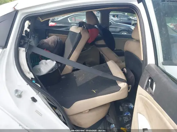 KMHCT4AE3GU085372 2016 HYUNDAI ACCENT - Image 8