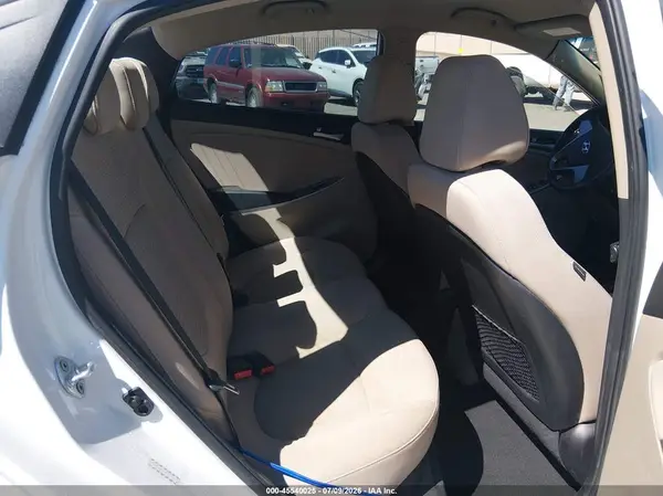 KMHCT4AE3GU113395 2016 HYUNDAI ACCENT - Image 8