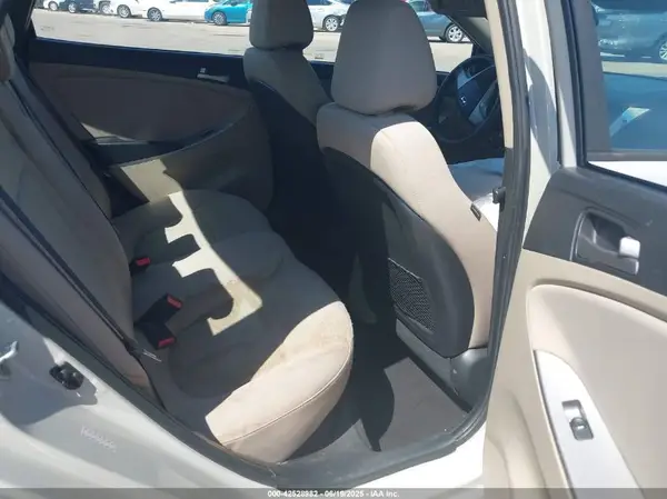 KMHCT4AE3GU114143 2016 HYUNDAI ACCENT - Image 8