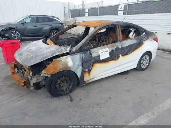 KMHCT4AE3GU145294 2016 HYUNDAI ACCENT - Image 2