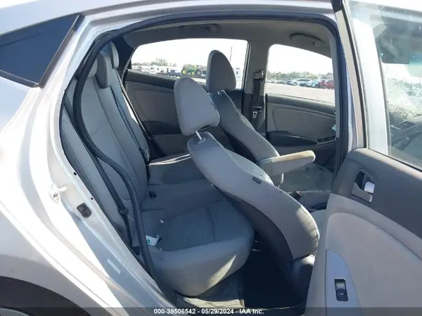 KMHCT4AE3GU161107 2016 HYUNDAI ACCENT - Image 8