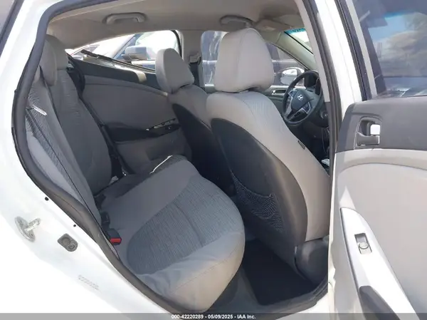 KMHCT4AE3GU951894 2016 HYUNDAI ACCENT - Image 8