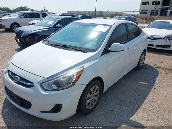 KMHCT4AE3GU979260 2016 HYUNDAI ACCENT - Image 2