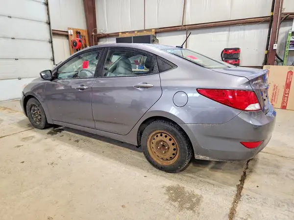 KMHCT4AE3GU984975 2016 HYUNDAI ACCENT - Image 2