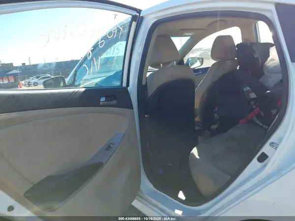 KMHCT4AE3GU988508 2016 HYUNDAI ACCENT - Image 8