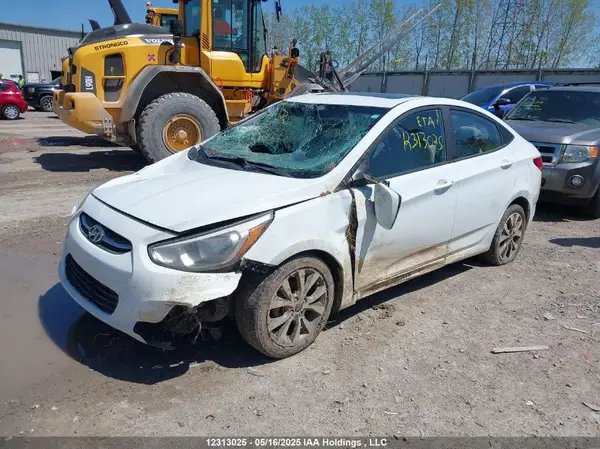 KMHCT4AE3HU195260 2017 HYUNDAI ACCENT - Image 2