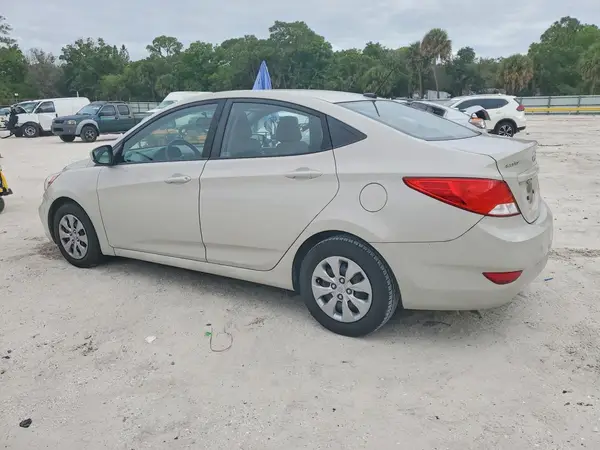 KMHCT4AE3HU222103 2017 HYUNDAI ACCENT - Image 2