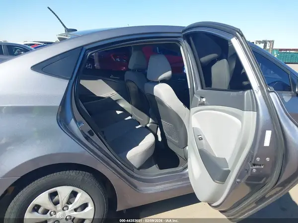 KMHCT4AE3HU244716 2017 HYUNDAI ACCENT - Image 8