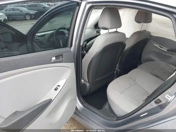 KMHCT4AE3HU269695 2017 HYUNDAI ACCENT - Image 8