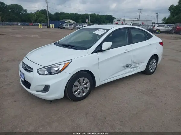 KMHCT4AE3HU278025 2017 HYUNDAI ACCENT - Image 2