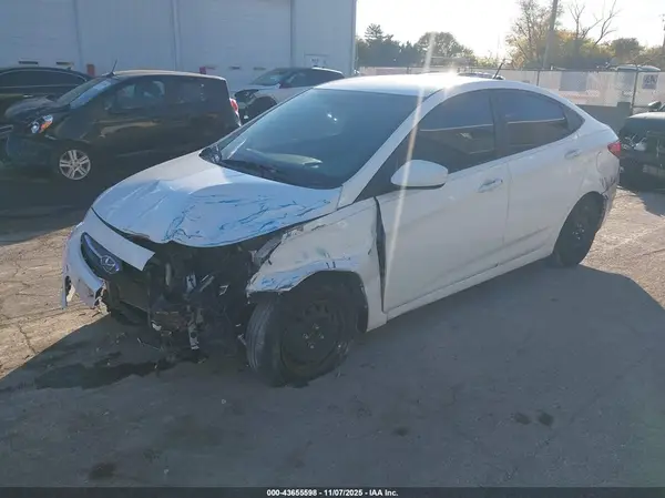 KMHCT4AE3HU336599 2017 HYUNDAI ACCENT - Image 2