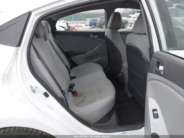 KMHCT4AE3HU352883 2017 HYUNDAI ACCENT - Image 8
