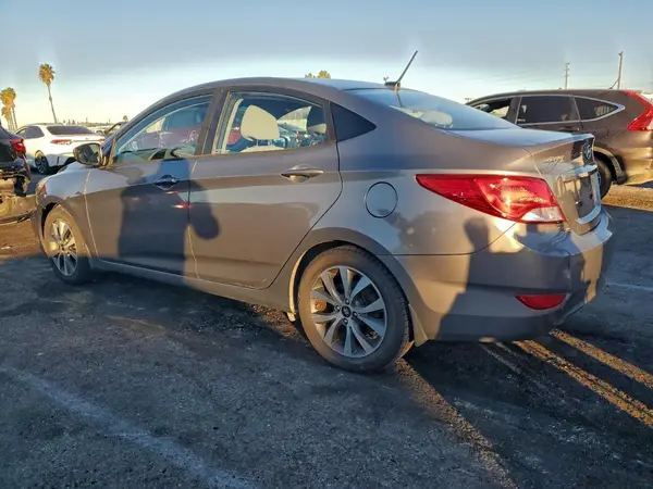 KMHCT4AE3HU356657 2017 HYUNDAI ACCENT - Image 2
