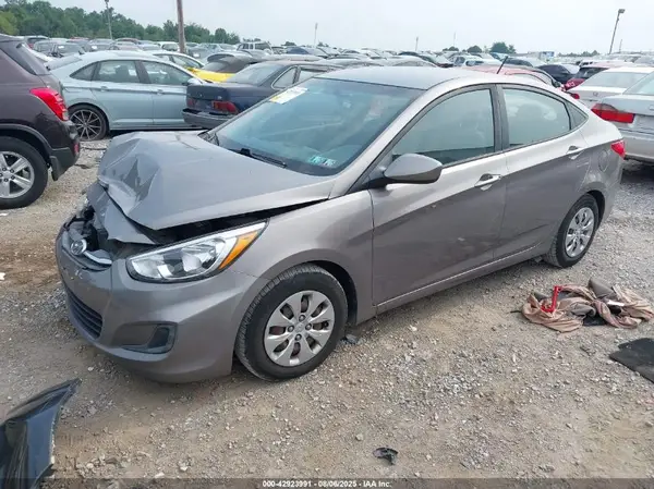 KMHCT4AE3HU379100 2017 HYUNDAI ACCENT - Image 2