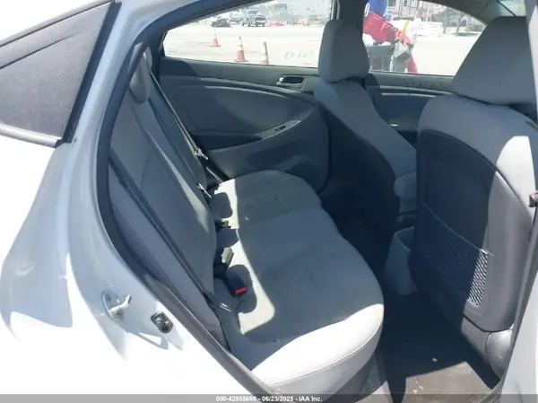 KMHCT4AE3HU381218 2017 HYUNDAI ACCENT - Image 8