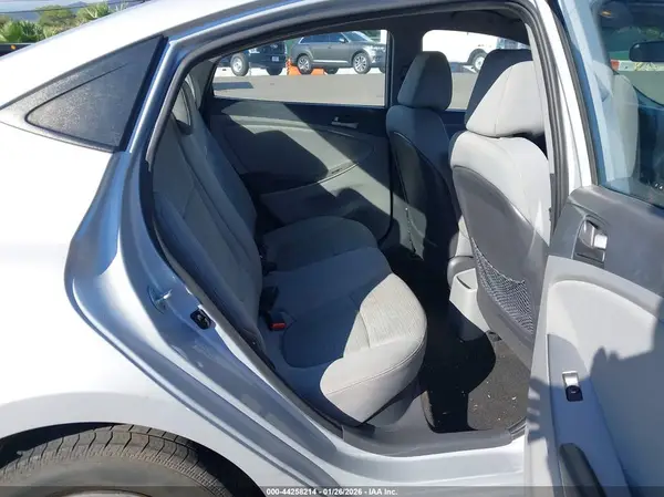KMHCT4AE4GU015542 2016 HYUNDAI ACCENT - Image 8