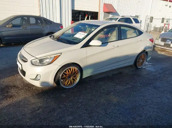 KMHCT4AE4GU032292 2016 HYUNDAI ACCENT - Image 2