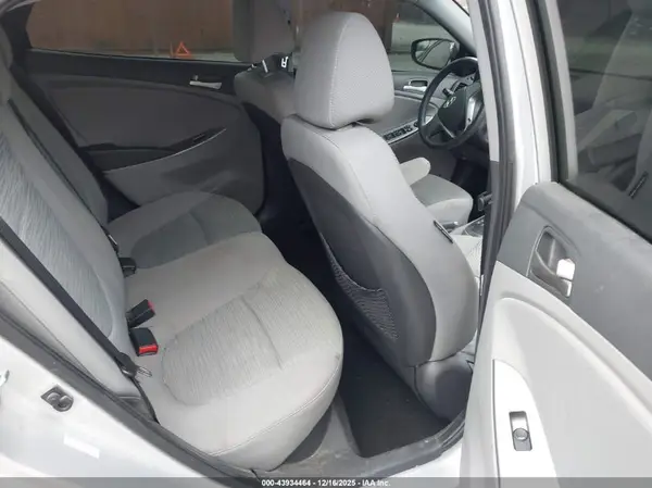KMHCT4AE4GU044197 2016 HYUNDAI ACCENT - Image 8