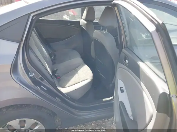 KMHCT4AE4GU044331 2016 HYUNDAI ACCENT - Image 8