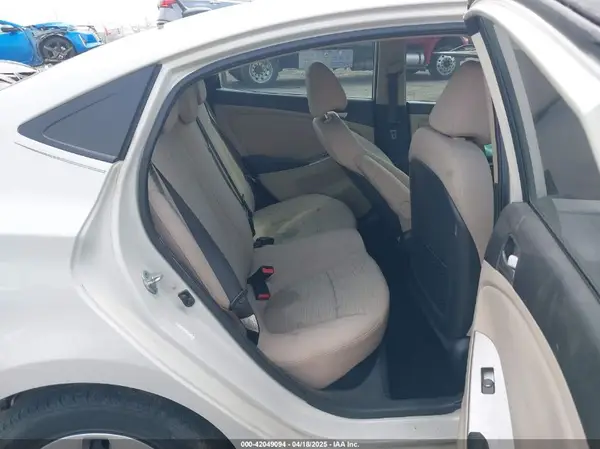 KMHCT4AE4GU054213 2016 HYUNDAI ACCENT - Image 8