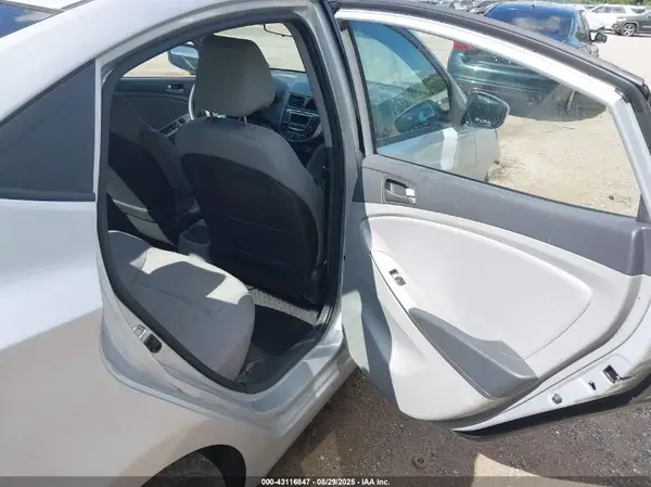 KMHCT4AE4GU072369 2016 HYUNDAI ACCENT - Image 8