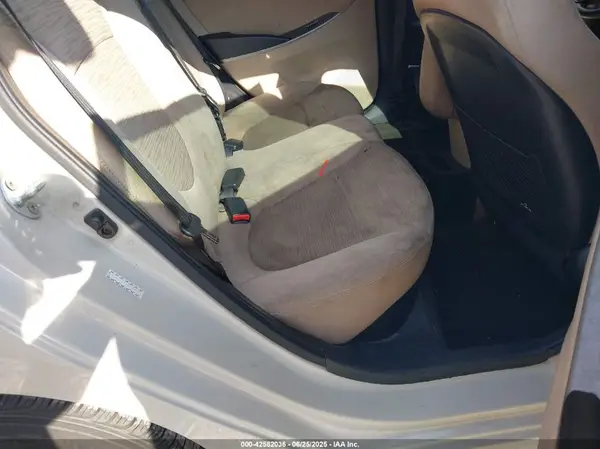 KMHCT4AE4GU115057 2016 HYUNDAI ACCENT - Image 8