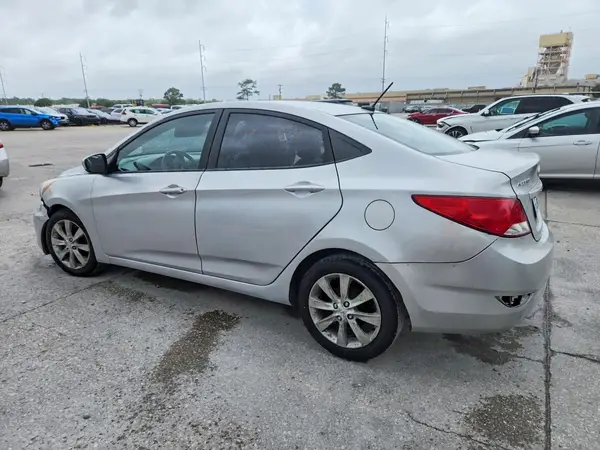 KMHCT4AE4GU942685 2016 HYUNDAI ACCENT - Image 2