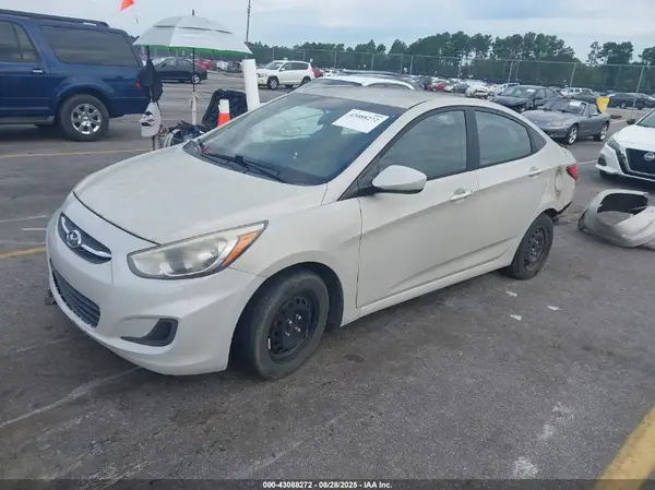 KMHCT4AE4GU965982 2016 HYUNDAI ACCENT - Image 2