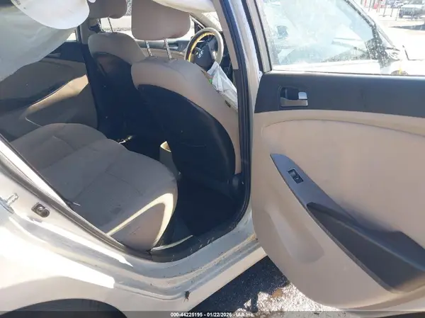 KMHCT4AE4GU982880 2016 HYUNDAI ACCENT - Image 8