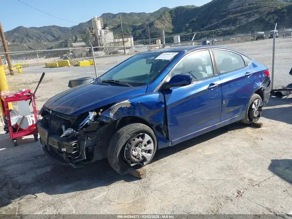 KMHCT4AE4HU181495 2017 HYUNDAI ACCENT - Image 2
