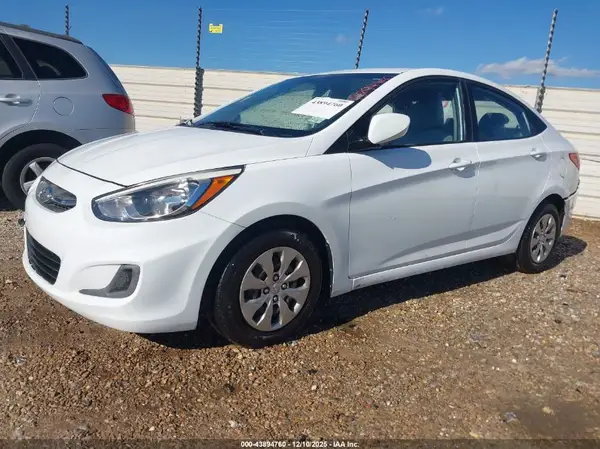 KMHCT4AE4HU194425 2017 HYUNDAI ACCENT - Image 2