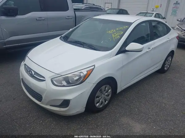 KMHCT4AE4HU202989 2017 HYUNDAI ACCENT - Image 2