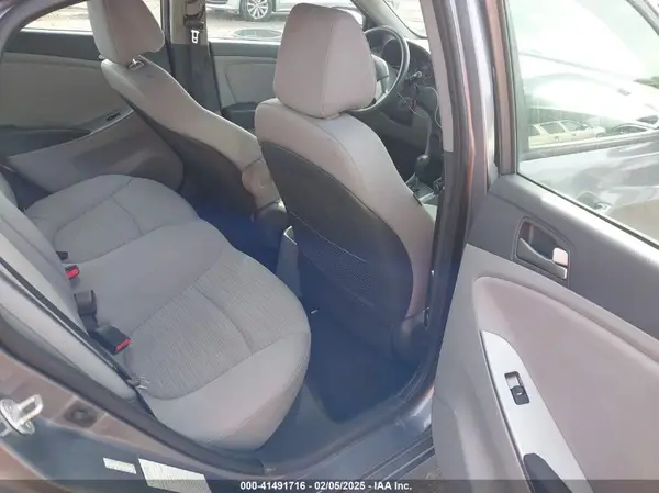 KMHCT4AE4HU217735 2017 HYUNDAI ACCENT - Image 8