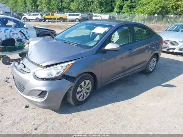 KMHCT4AE4HU218738 2017 HYUNDAI ACCENT - Image 2