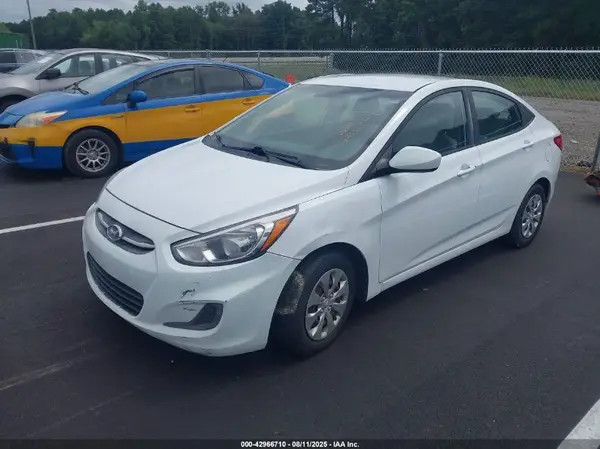 KMHCT4AE4HU222157 2017 HYUNDAI ACCENT - Image 2