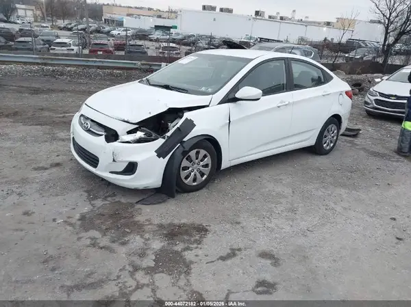 KMHCT4AE4HU271228 2017 HYUNDAI ACCENT - Image 2