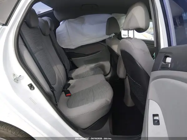 KMHCT4AE4HU272332 2017 HYUNDAI ACCENT - Image 8