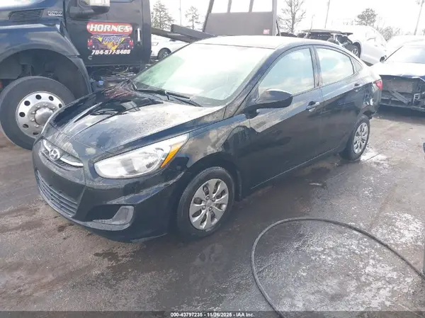 KMHCT4AE4HU279460 2017 HYUNDAI ACCENT - Image 2