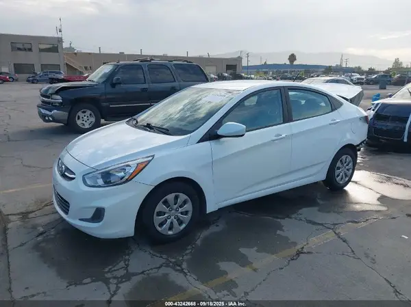 KMHCT4AE4HU286361 2017 HYUNDAI ACCENT - Image 2