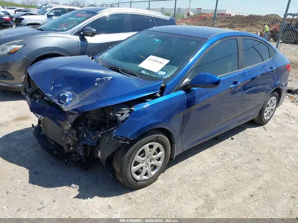 KMHCT4AE4HU287932 2017 HYUNDAI ACCENT - Image 2