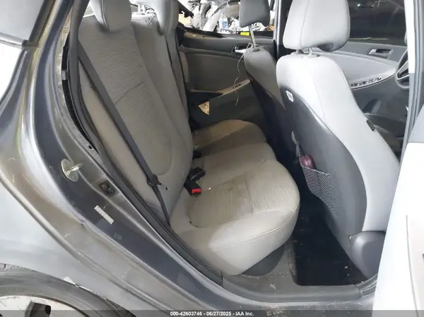 KMHCT4AE4HU316135 2017 HYUNDAI ACCENT - Image 8