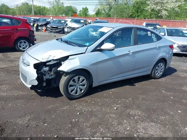 KMHCT4AE4HU345313 2017 HYUNDAI ACCENT - Image 2