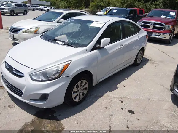 KMHCT4AE4HU366632 2017 HYUNDAI ACCENT - Image 2