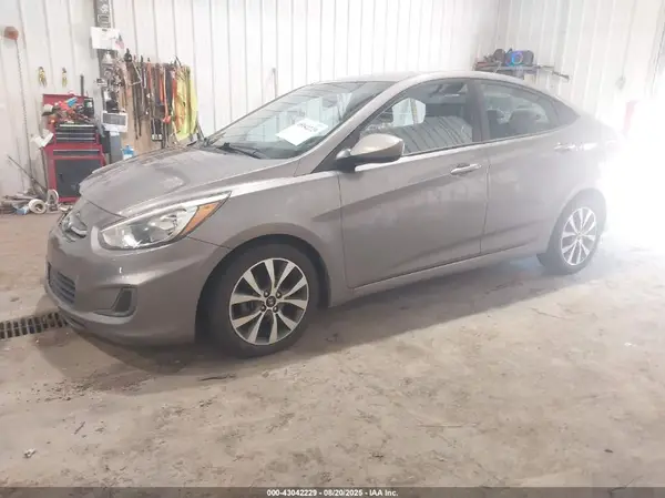 KMHCT4AE4HU376125 2017 HYUNDAI ACCENT - Image 2