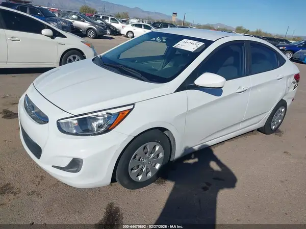 KMHCT4AE4HU377923 2017 HYUNDAI ACCENT - Image 2