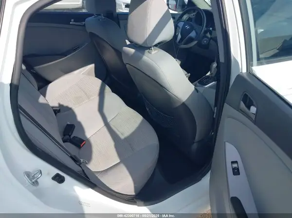 KMHCT4AE5GU011547 2016 HYUNDAI ACCENT - Image 8