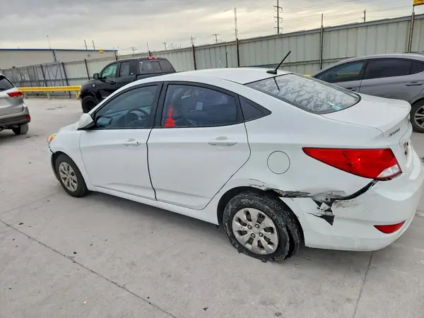 KMHCT4AE5GU043219 2016 HYUNDAI ACCENT - Image 2