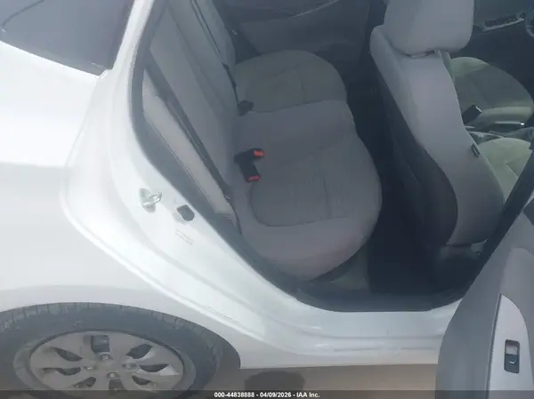 KMHCT4AE5GU070209 2016 HYUNDAI ACCENT - Image 8